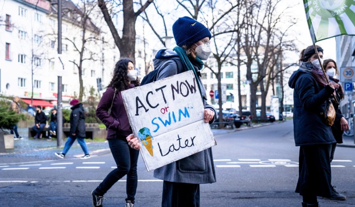 Fridays for Future Bonn, 2019. Ingen må protestere mot unger som vet alt. Foto: Unsplash/ Mika Baumeister Fridays for Future Bonn, 2019. Ingen må protestere mot unger som vet alt. Foto: Unsplash/ Mika Baumeister