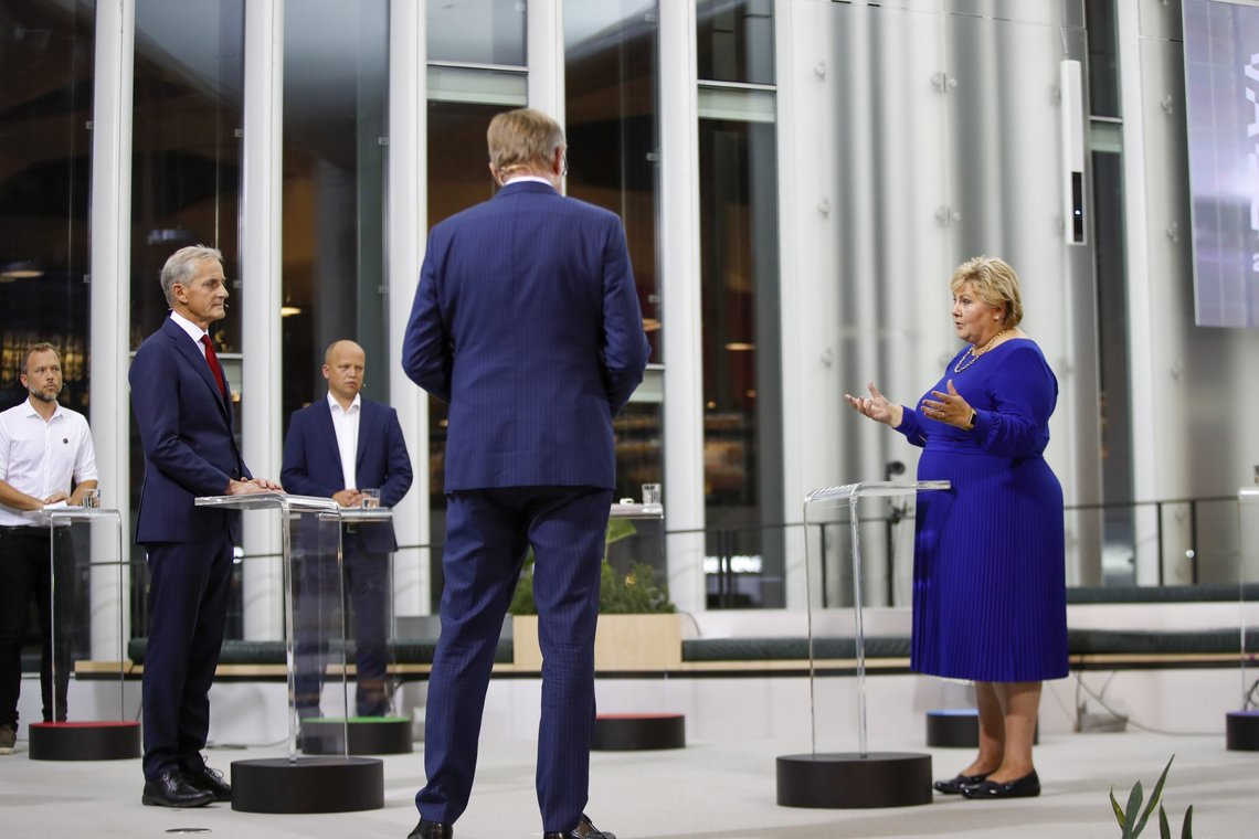 Partiledere og statsministerkandidater under partilederdebatten på TV 2 onsdag kveld. Programleder Arill Rise med ryggen til. Foto: Javad Parsa / NTB Partiledere og statsministerkandidater under partilederdebatten på TV 2 onsdag kveld. Programleder Arill Rise med ryggen til. Foto: Javad Parsa / NTB