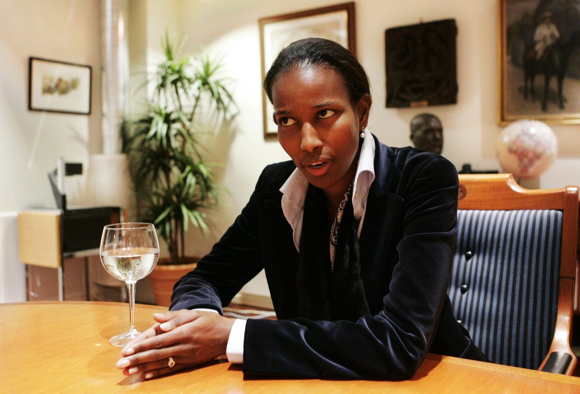 Ayaan Hirsi Ali under en boklansering i Oslo i 2007. Foto: Erlend Aas / NTB. Ayaan Hirsi Ali under en boklansering i Oslo i 2007. Foto: Erlend Aas / NTB.