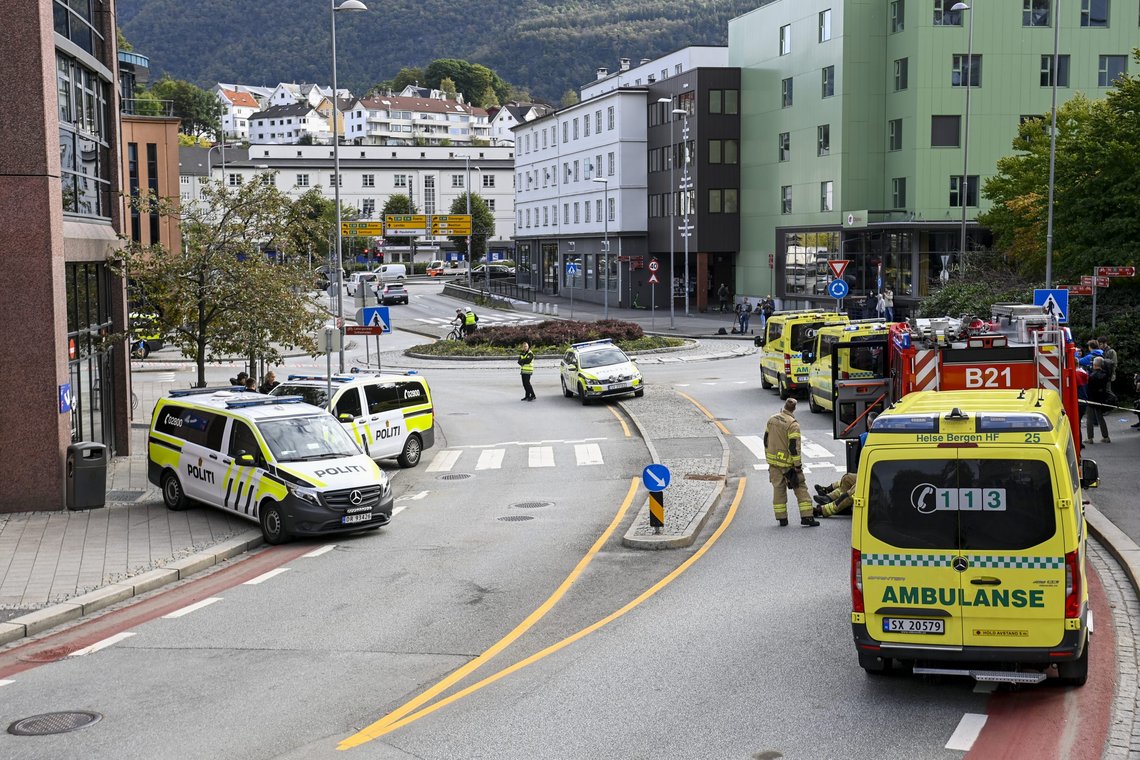 Væpnet politi rykket ut til et Nav-kontor på Danmarksplass i Bergen. Foto: Marit Hommedal / NTB Væpnet politi rykket ut til et Nav-kontor på Danmarksplass i Bergen. Foto: Marit Hommedal / NTB