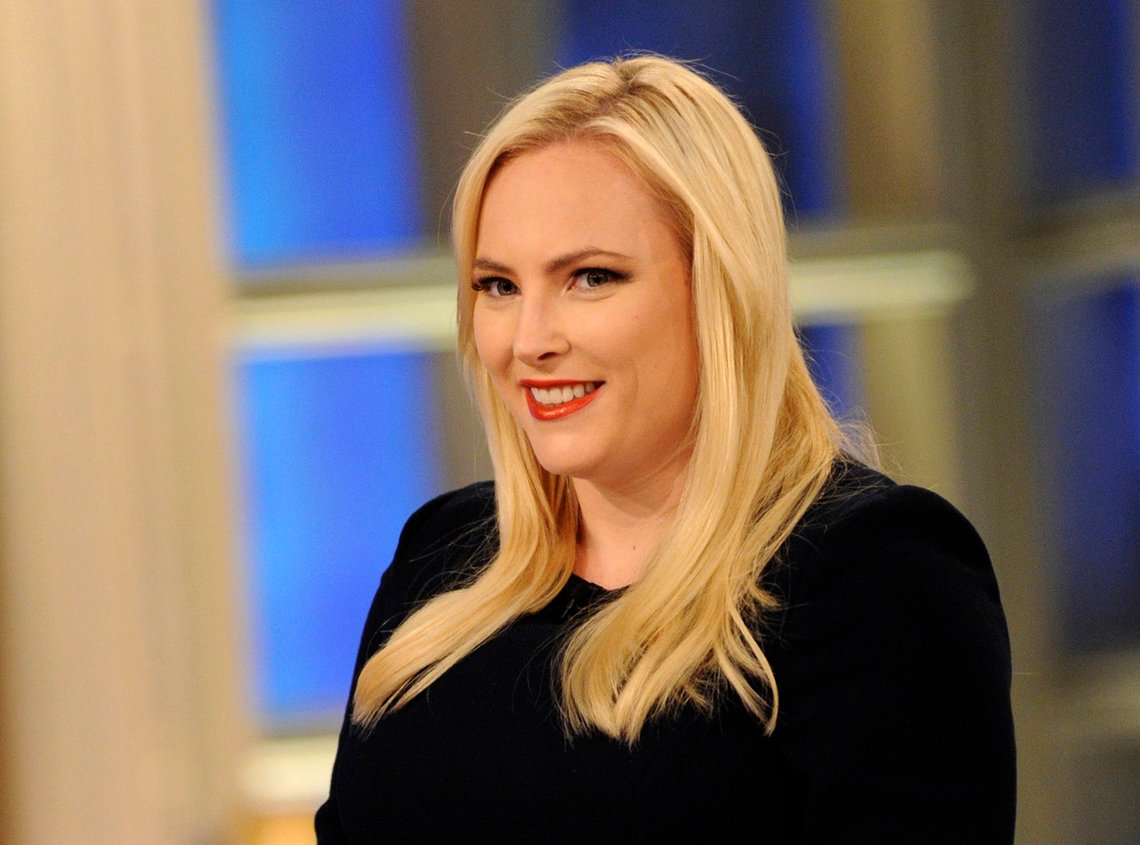 Meghan McCain er datteren til avdøde senator John McCain. Nå ber hun farens nære venn Joe Biden om å ta ansvar, eller gå av som president. Foto: Paula Lobo /ABC /AP /NTB Meghan McCain er datteren til avdøde senator John McCain. Nå ber hun farens nære venn Joe Biden om å ta ansvar, eller gå av som president. Foto: Paula Lobo /ABC /AP /NTB