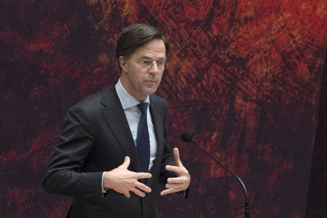 Nederlands statsminister Mark Rutte likte dårlig at en av regjeringens statssekretærer kritiserte myndighetenes påbud om vaksinepass. Foto: Peter Dejong / AP / NTB Nederlands statsminister Mark Rutte likte dårlig at en av regjeringens statssekretærer kritiserte myndighetenes påbud om vaksinepass. Foto: Peter Dejong / AP / NTB