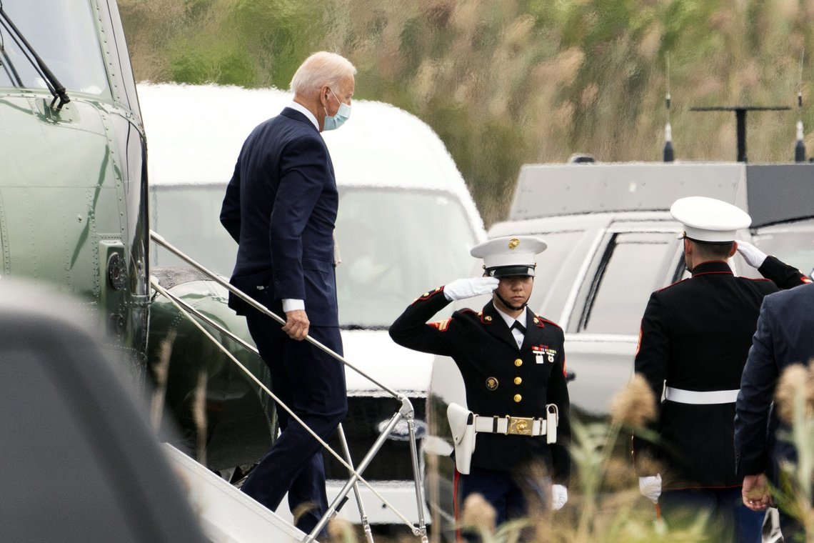 President Joe Biden disembarks Marine One upon arrival at the Gordons Pond in Rehoboth Beach, Del., Friday, Sept. 17, 2021. Biden is spending the weekend at his Rehoboth Beach home. (AP Photo/Manuel Balce Ceneta) President Joe Biden disembarks Marine One upon arrival at the Gordons Pond in Rehoboth Beach, Del., Friday, Sept. 17, 2021. Biden is spending the weekend at his Rehoboth Beach home. (AP Photo/Manuel Balce Ceneta)