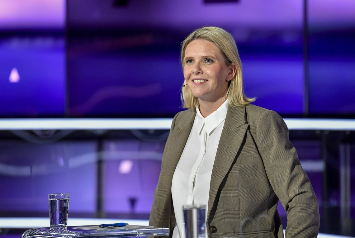 – Dette er fantastisk. Jeg er så stolt av ungdomspartiet vårt, som har gått ut i skolevalgkampen og bare feid alle av banen. Jeg er så stolt at jeg holder på å sprekke, sier Listhaug til NTB. Foto: Marit Hommedal/NTB – Dette er fantastisk. Jeg er så stolt av ungdomspartiet vårt, som har gått ut i skolevalgkampen og bare feid alle av banen. Jeg er så stolt at jeg holder på å sprekke, sier Listhaug til NTB. Foto: Marit Hommedal/NTB