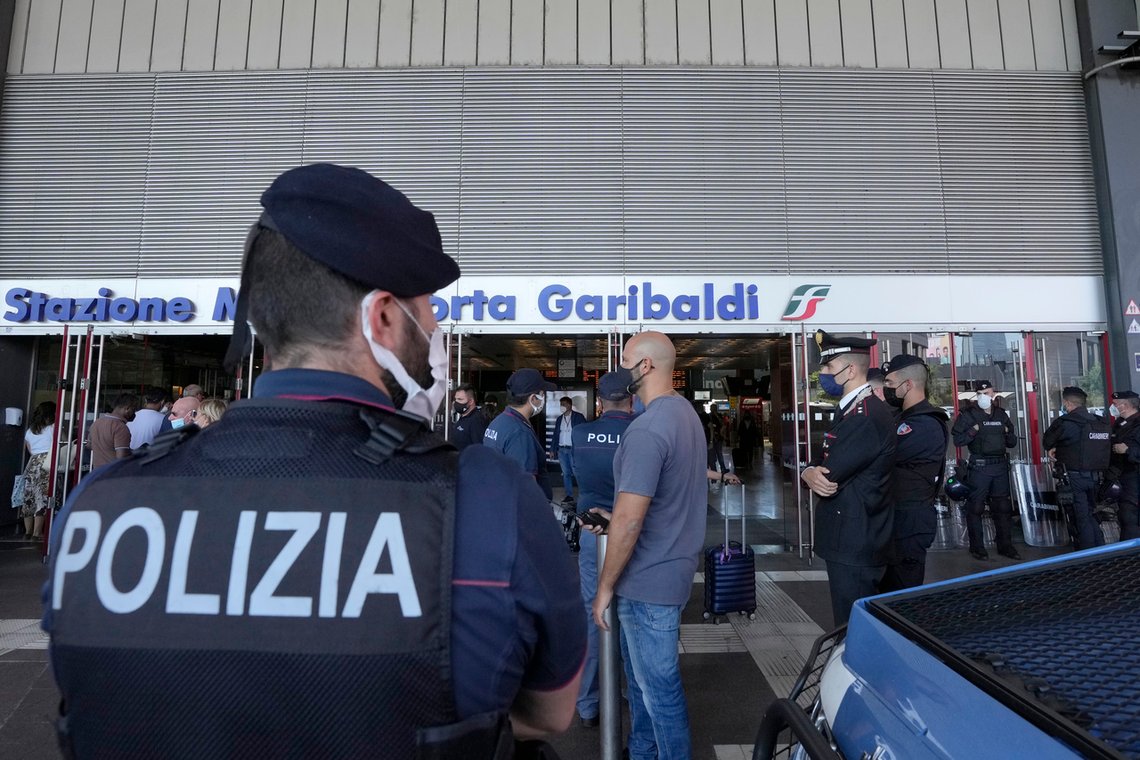 Italiensk politi. Illustrasjonsfoto: Ap/ Luca Bruno/ NTB Italiensk politi. Illustrasjonsfoto: Ap/ Luca Bruno/ NTB