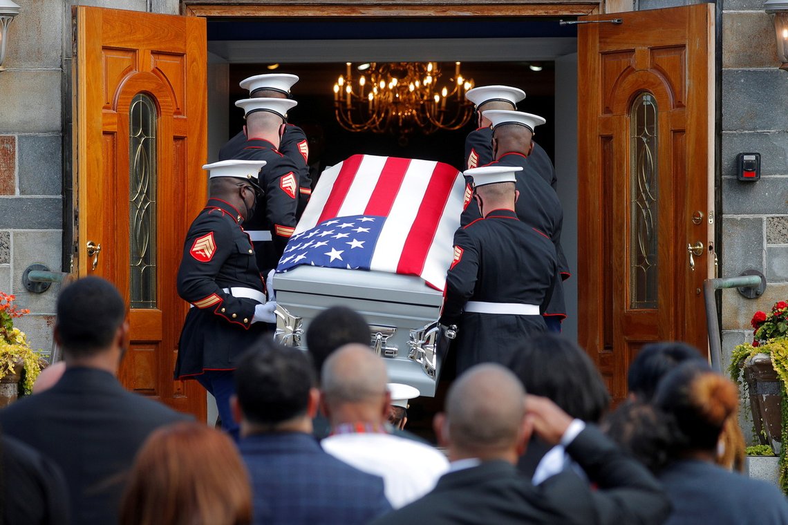Kisten til US Marine Corps Sgt. Johanny Rosario Pichardo. Han var en av de 13 som ble drept ved Kabul flyplass. Bildet er tatt på akkurat 20 år etter en annen nasjonal tragedie: 11. september 2021. Foto: REUTERS/ Brian Snyder/ NTB Kisten til US Marine Corps Sgt. Johanny Rosario Pichardo. Han var en av de 13 som ble drept ved Kabul flyplass. Bildet er tatt på akkurat 20 år etter en annen nasjonal tragedie: 11. september 2021. Foto: REUTERS/ Brian Snyder/ NTB