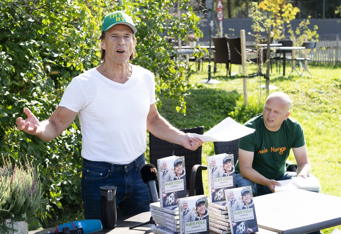 Jan Bøhler sier til Dagbladet at han mener å ha Sp-leder Trygve Slagsvold Vedum i ryggen i sitt tydelige krav om å bevare Ullevål sykehus. Foto: Gorm Kallestad / NTB Jan Bøhler sier til Dagbladet at han mener å ha Sp-leder Trygve Slagsvold Vedum i ryggen i sitt tydelige krav om å bevare Ullevål sykehus. Foto: Gorm Kallestad / NTB