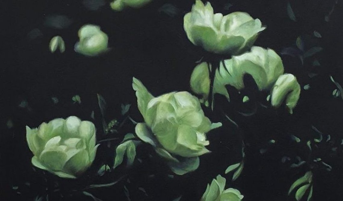 DARK GREEN ROSES DARK GREEN ROSES