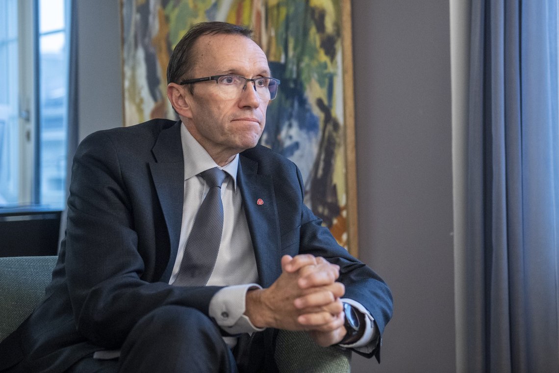 Oslo 20211019.
Portrett av Klima-og miljøminister Espen Barth-Eide (Ap) i samband med et intervju på Klima- og miljødepartementet i Oslo.
Foto: Annika Byrde / NTB Oslo 20211019.
Portrett av Klima-og miljøminister Espen Barth-Eide (Ap) i samband med et intervju på Klima- og miljødepartementet i Oslo.
Foto: Annika Byrde / NTB
