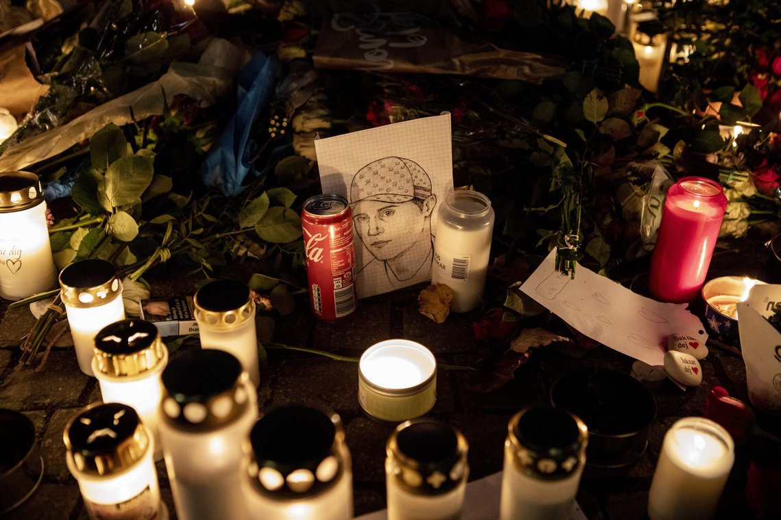 Drapet på artisten Einár var en del av gjengkriminaliteten som gangster-rappen glorifiserer.
Foto: Christine Olsson / TT / AP / NTB Drapet på artisten Einár var en del av gjengkriminaliteten som gangster-rappen glorifiserer.
Foto: Christine Olsson / TT / AP / NTB