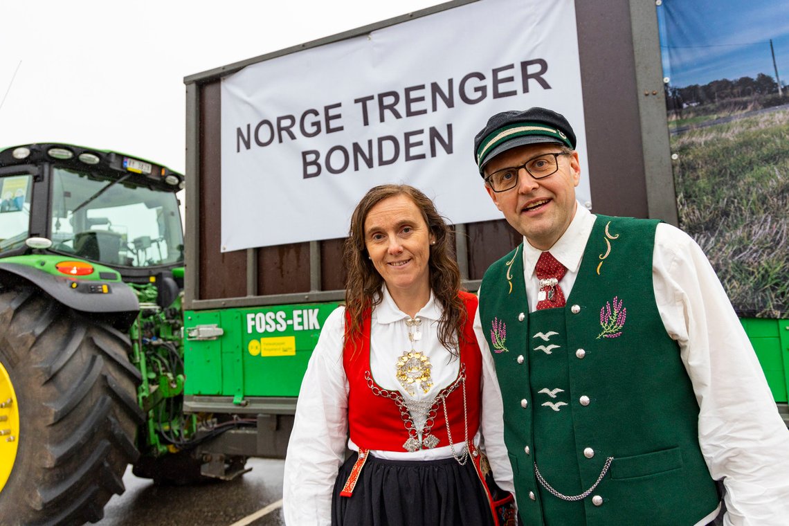Arthur Salte er sentralstyremedlem i Norges Bondelag. Han tok med kona Marit på tur med traktor fra Salte på Jæren til Oslo i mai, som en del av bondeopprøret 2021. De ble positivt overrasket over all støtten de har fikk langs veien av bilister og andre. Foto: Tor Erik Schrøder / NTB Arthur Salte er sentralstyremedlem i Norges Bondelag. Han tok med kona Marit på tur med traktor fra Salte på Jæren til Oslo i mai, som en del av bondeopprøret 2021. De ble positivt overrasket over all støtten de har fikk langs veien av bilister og andre. Foto: Tor Erik Schrøder / NTB