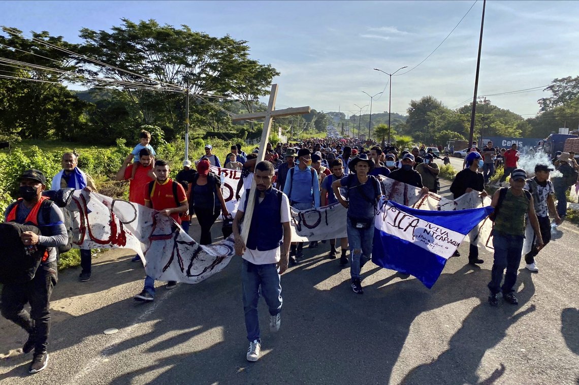 En ny karavane på mer enn 2000 migranter er nå på vei nordover i Mexico, mot USA. Foto: Edgar H. Clemente / AP / NTB En ny karavane på mer enn 2000 migranter er nå på vei nordover i Mexico, mot USA. Foto: Edgar H. Clemente / AP / NTB