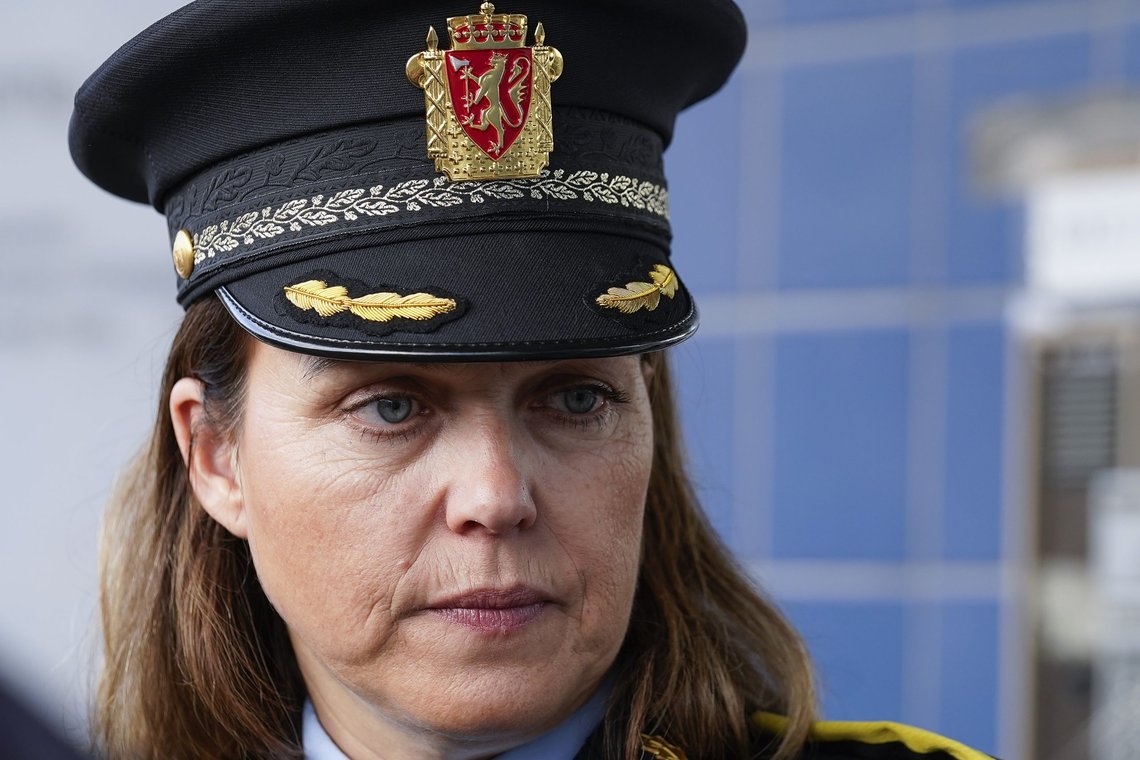 Kongsberg 20211014.
Politiadvokat Ann Iren Svane Mathiassen holder en pressekonferanse etter at en mann drepte fem personer i byen onsdag kveld.
Foto: Terje Bendiksby / NTB Kongsberg 20211014.
Politiadvokat Ann Iren Svane Mathiassen holder en pressekonferanse etter at en mann drepte fem personer i byen onsdag kveld.
Foto: Terje Bendiksby / NTB