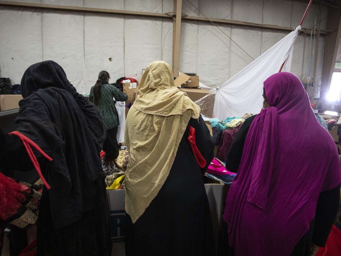 Situasjonen for afghanske kvinner er utrygg på de amerikanske basene, hvor titusenvis av aghanske migranter oppholder seg. Bildet er fra Fort McCoy. Foto: Barbara Davidson/ Getty Images/ AFP/ NTB Situasjonen for afghanske kvinner er utrygg på de amerikanske basene, hvor titusenvis av aghanske migranter oppholder seg. Bildet er fra Fort McCoy. Foto: Barbara Davidson/ Getty Images/ AFP/ NTB