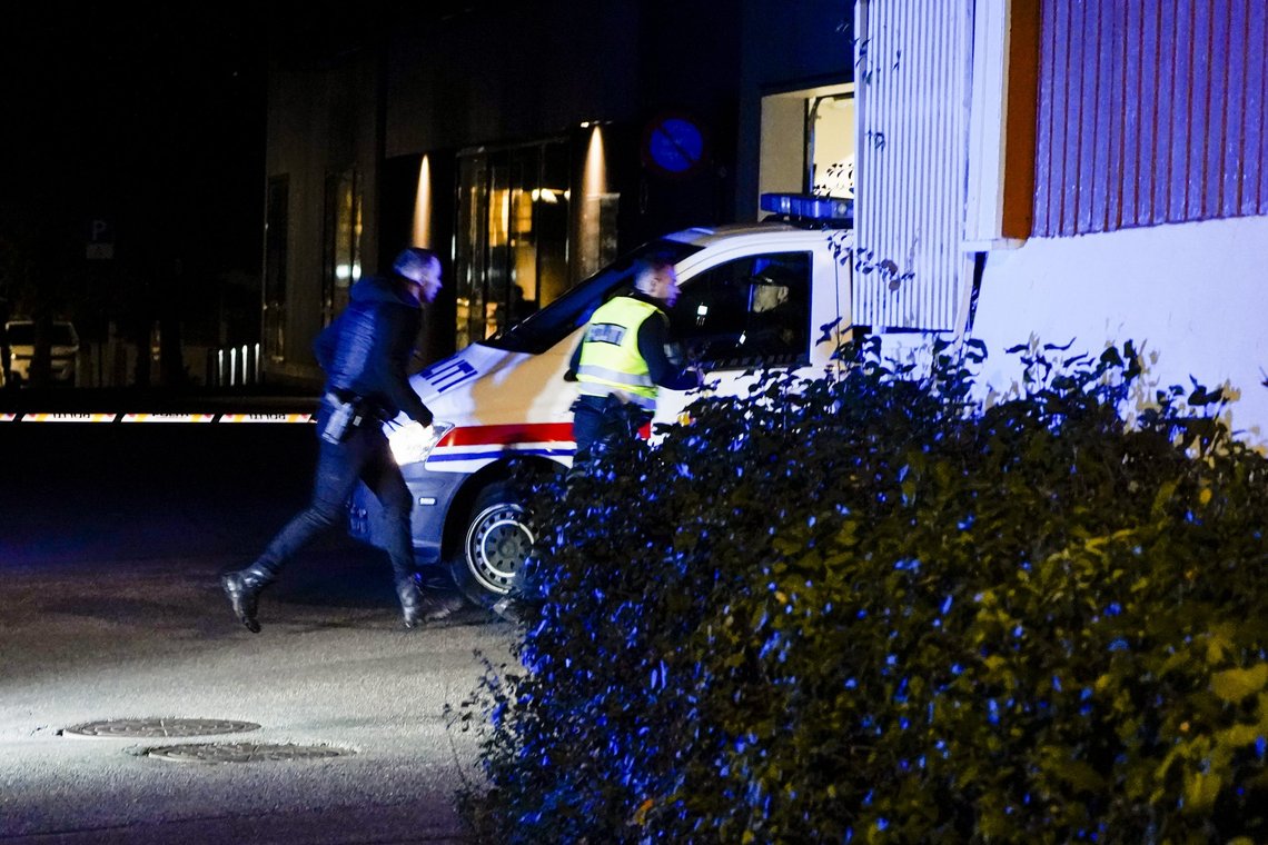 Politiet i Kongsberg onsdag kveld.
Foto: Håkon Mosvold Larsen / NTB Politiet i Kongsberg onsdag kveld.
Foto: Håkon Mosvold Larsen / NTB