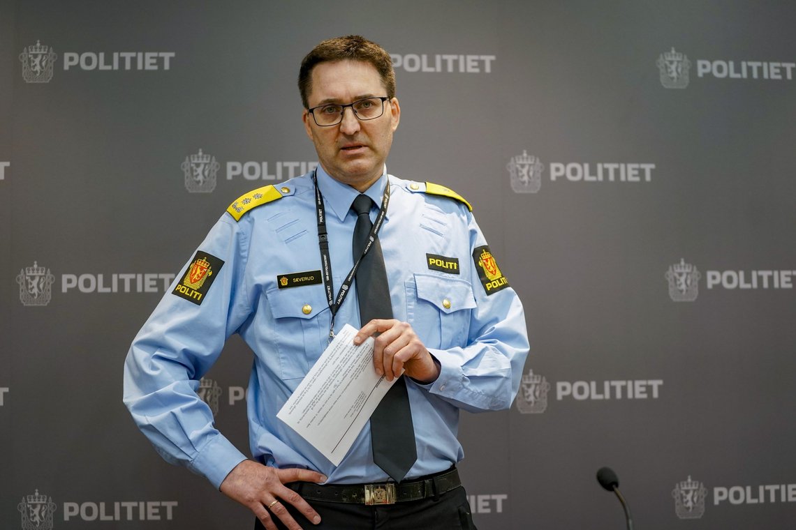 Pressekonferanse med politimester Ole Bredrup Sæverud torsdag, dagen etter at en mann drepte fem personer i Kongsberg kvelden før.
Foto: Terje Pedersen / NTB Pressekonferanse med politimester Ole Bredrup Sæverud torsdag, dagen etter at en mann drepte fem personer i Kongsberg kvelden før.
Foto: Terje Pedersen / NTB