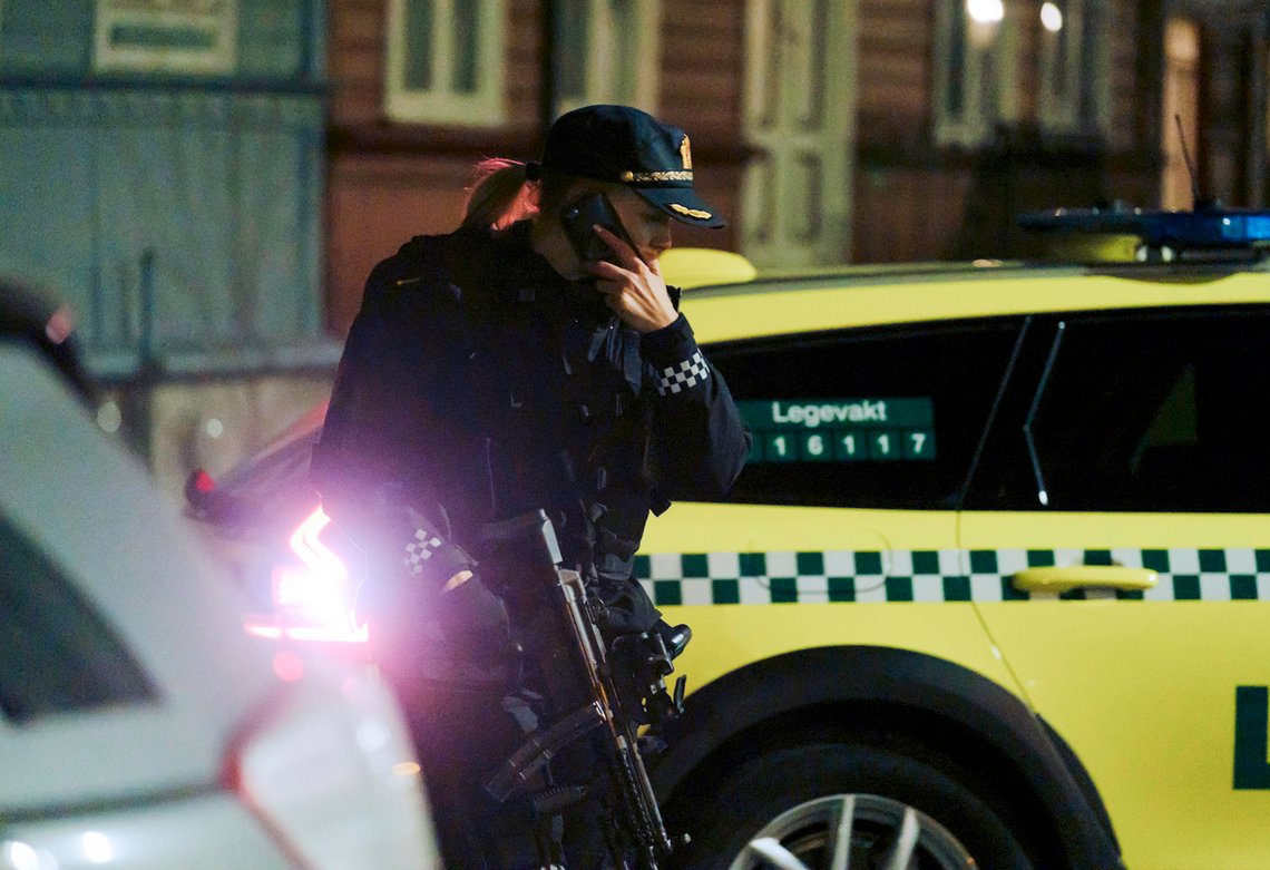Politiet rykket ut etter melding om knivstikking på Møllenberg i Trondheim. Én person er skadd og sendt til St. Olavs hospital. Foto: Ned Alley / NTB Politiet rykket ut etter melding om knivstikking på Møllenberg i Trondheim. Én person er skadd og sendt til St. Olavs hospital. Foto: Ned Alley / NTB