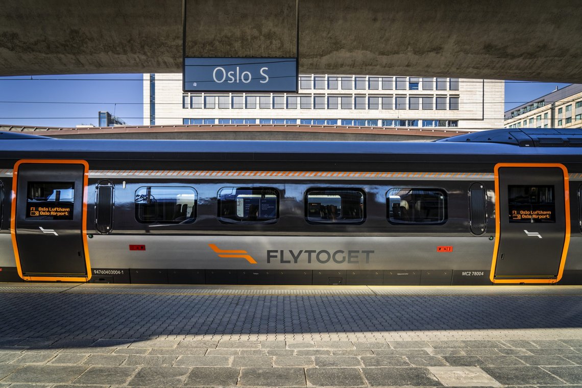 Oslo 20210603.
Det nye flytoget fra den spanske tog-produsenten CAF hadde sin første avgang fra Oslo S klokka 7.50 torsdag.
Foto: Ole Berg-Rusten / NTB Oslo 20210603.
Det nye flytoget fra den spanske tog-produsenten CAF hadde sin første avgang fra Oslo S klokka 7.50 torsdag.
Foto: Ole Berg-Rusten / NTB