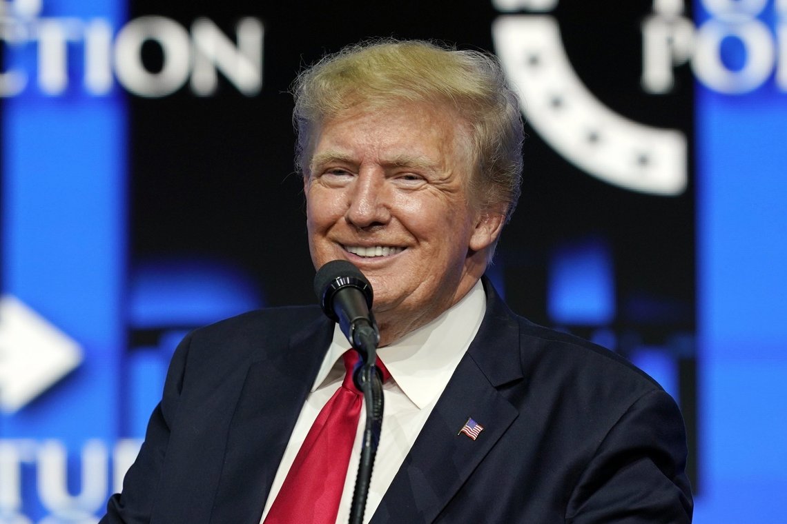 Donald Trump lanserer TRUTH Social for å tilby et alternativ til Facebook og Twitter.
Foto: AP Photo / Ross D. Franklin / NTB Donald Trump lanserer TRUTH Social for å tilby et alternativ til Facebook og Twitter.
Foto: AP Photo / Ross D. Franklin / NTB