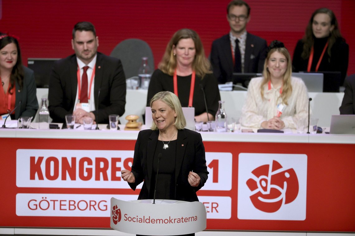 Under fredagens kongress holdt Magdalena Andersson sin første tale som partileder for de svenske Socialdemokraterna.
Foto: Adam Ihse / TT / AP/ NTB Under fredagens kongress holdt Magdalena Andersson sin første tale som partileder for de svenske Socialdemokraterna.
Foto: Adam Ihse / TT / AP/ NTB