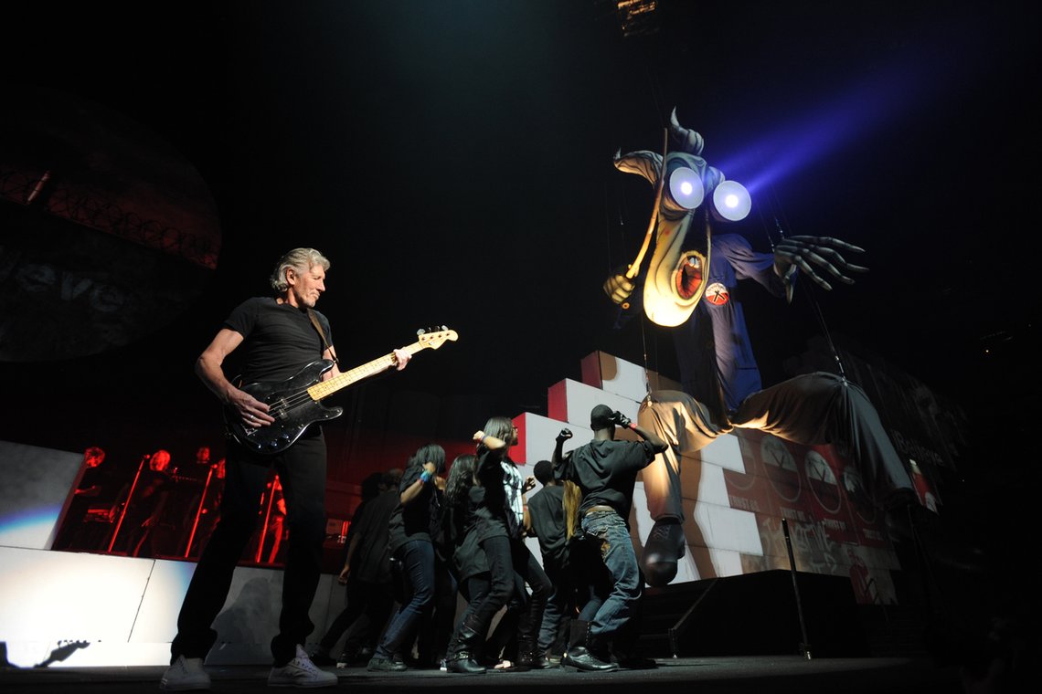 Pink Floyd forutså tyranniet, men våre politikere er handlingslammet i møte med soy boys med milliarder av dollar på kontoen. Foto: Larry Marano/ Shutterstock/ NTB Pink Floyd forutså tyranniet, men våre politikere er handlingslammet i møte med soy boys med milliarder av dollar på kontoen. Foto: Larry Marano/ Shutterstock/ NTB