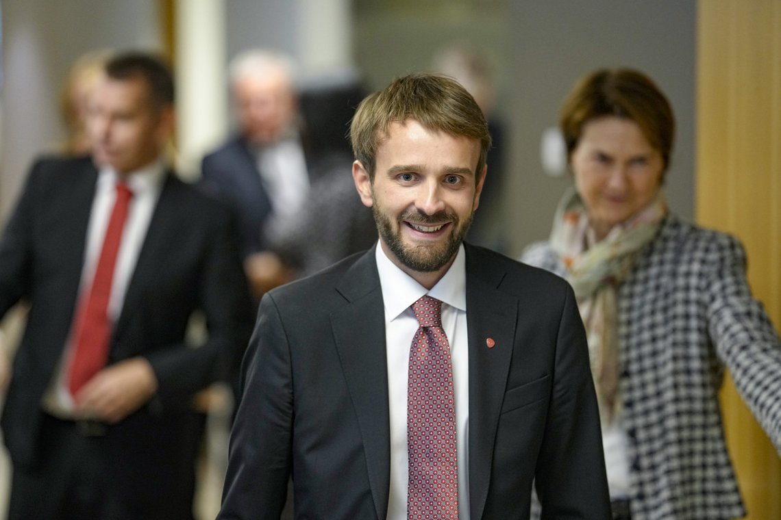 Næringsminister Jan Christian Vestre (Ap), mener det er helt greit at noen bedrifter går konkurs på grunn av strømprisene.
Foto: Fredrik Hagen / NTB Næringsminister Jan Christian Vestre (Ap), mener det er helt greit at noen bedrifter går konkurs på grunn av strømprisene.
Foto: Fredrik Hagen / NTB