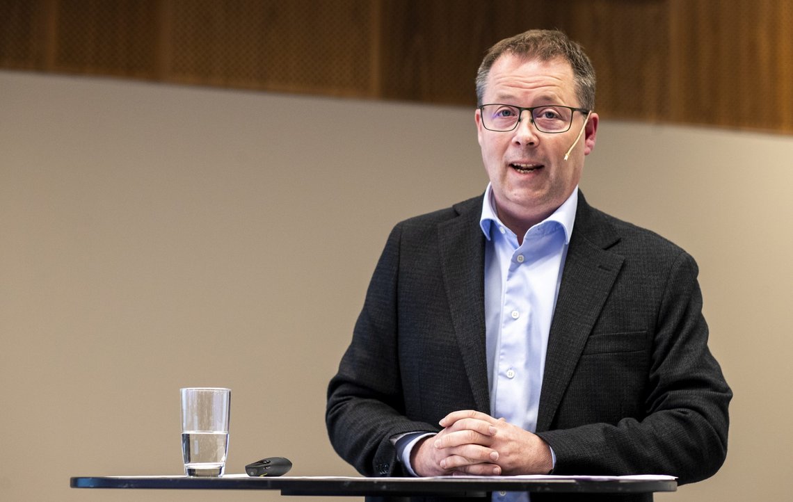 Kommuner og fylkeskommuner som ønsker å oppløse tvangssammenslåinger må søke innen 1. mars neste år. På bildet er kommunal- og distriktsminister Bjørn Arild Gram. Foto: Terje Pedersen / NTB Kommuner og fylkeskommuner som ønsker å oppløse tvangssammenslåinger må søke innen 1. mars neste år. På bildet er kommunal- og distriktsminister Bjørn Arild Gram. Foto: Terje Pedersen / NTB