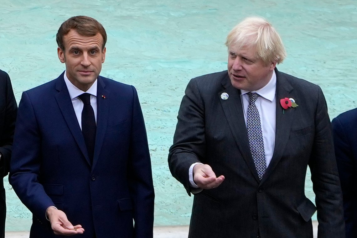 Frankrikes president Emmanuel Macron og britenes statsminister Boris Johnson i Roma søndag. Foto: Gregorio Borgia / AP / NTB Frankrikes president Emmanuel Macron og britenes statsminister Boris Johnson i Roma søndag. Foto: Gregorio Borgia / AP / NTB