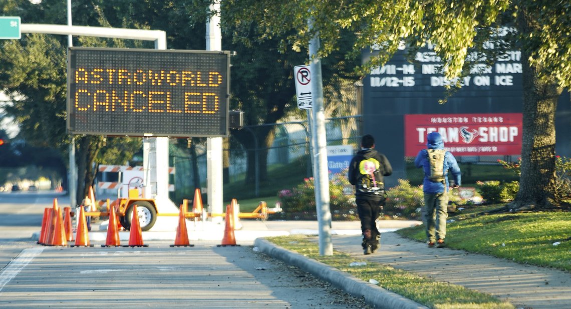 Åtte personer omkom etter en konsert med rapperen Travis Scott på Astroworld-festivalen i Houston, Texas, fredag. Foto: Elizabeth Conley/Houston Chronicle / AP / NTB Åtte personer omkom etter en konsert med rapperen Travis Scott på Astroworld-festivalen i Houston, Texas, fredag. Foto: Elizabeth Conley/Houston Chronicle / AP / NTB