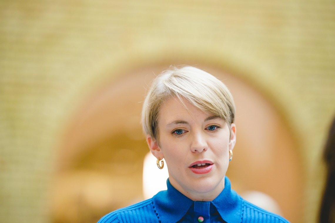 Mandag skal SVs finanspolitiske talsperson Kari Elisabeth Kaski legge fram partiets alternative statsbudsjett. SV går blant annet inn for å øke CO2-avgiften med 50 prosent mer enn regjeringen. Foto: Stian Lysberg Solum / NTB Mandag skal SVs finanspolitiske talsperson Kari Elisabeth Kaski legge fram partiets alternative statsbudsjett. SV går blant annet inn for å øke CO2-avgiften med 50 prosent mer enn regjeringen. Foto: Stian Lysberg Solum / NTB