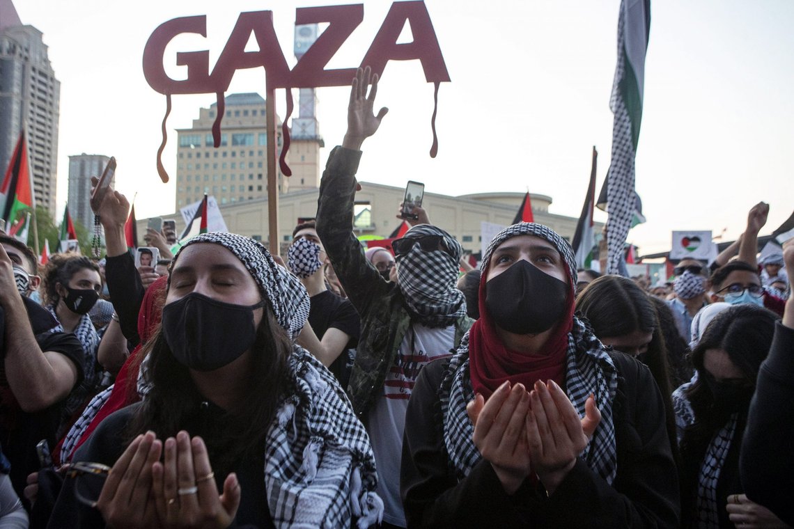 Vesten har tillatt dannelsen av diasporaer i sin midte som sprer antisemittisme. Hva skal lederne si? De har selv definert rettferdigheten som anti-israelsk. Palestinian supporters gather during a demonstration against the violence in Gaza, Tuesday, May 18, 2021 in Mississauga, Ontario.. (Chris Young/The Canadian Press via AP) Vesten har tillatt dannelsen av diasporaer i sin midte som sprer antisemittisme. Hva skal lederne si? De har selv definert rettferdigheten som anti-israelsk. Palestinian supporters gather during a demonstration against the violence in Gaza, Tuesday, May 18, 2021 in Mississauga, Ontario.. (Chris Young/The Canadian Press via AP)