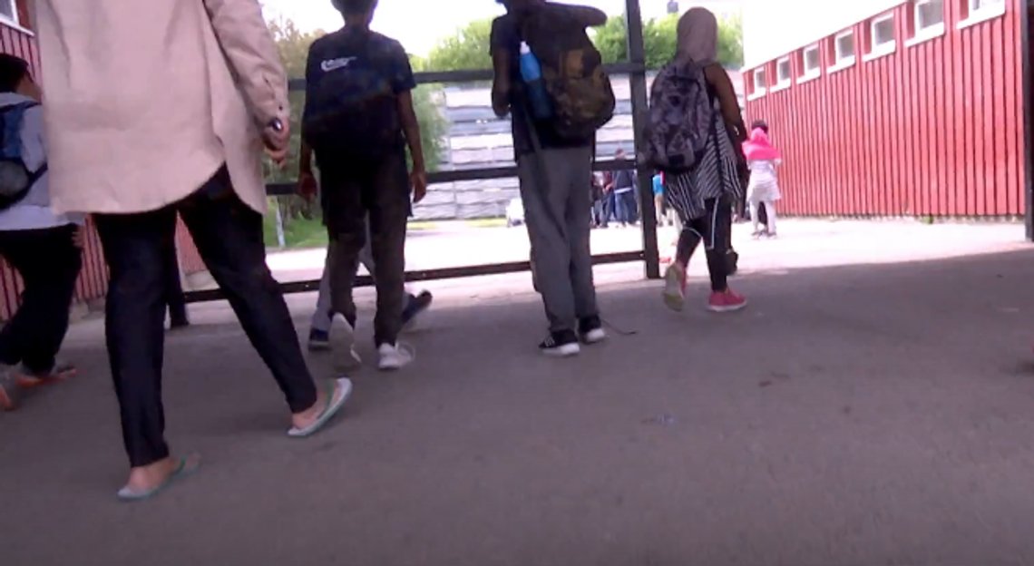 Römosseskolan ville ha stengt 19. november, men vedtaket er nå opphevet.
Foto: Skjermdump video SVT Römosseskolan ville ha stengt 19. november, men vedtaket er nå opphevet.
Foto: Skjermdump video SVT