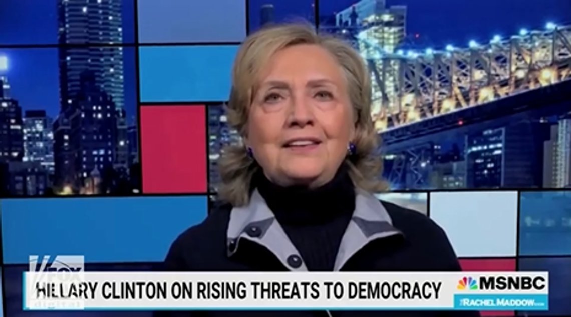 Hillary Clinton besøkte Rachel Maddow for å skryte av de fantastiske prestasjonene til Biden-regimet. Skjermdump video Hillary Clinton besøkte Rachel Maddow for å skryte av de fantastiske prestasjonene til Biden-regimet. Skjermdump video
