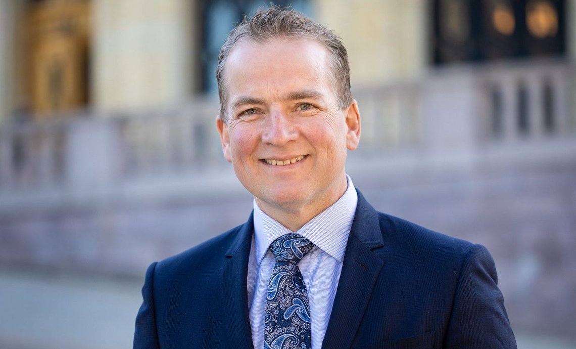 Sveinung Stensland er stortingsrepresentant for Rogaland og Høyres nye justispolitiske talsperson. Han kom onsdag med en rekke forslag til justisminister Emilie Enger Mehl for å få bukt med skytingene i Oslo. Foto: Høyre Sveinung Stensland er stortingsrepresentant for Rogaland og Høyres nye justispolitiske talsperson. Han kom onsdag med en rekke forslag til justisminister Emilie Enger Mehl for å få bukt med skytingene i Oslo. Foto: Høyre