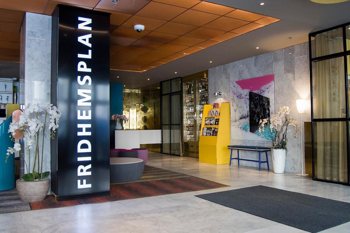 Ifølge Expressen ble mannen skutt inne i resepsjonen på Best Western Hotell Fridhemsplan på Kungsholmen i Stockholm. Foto: Best Western Hotel Fridhemsplan / Booking.com Ifølge Expressen ble mannen skutt inne i resepsjonen på Best Western Hotell Fridhemsplan på Kungsholmen i Stockholm. Foto: Best Western Hotel Fridhemsplan / Booking.com