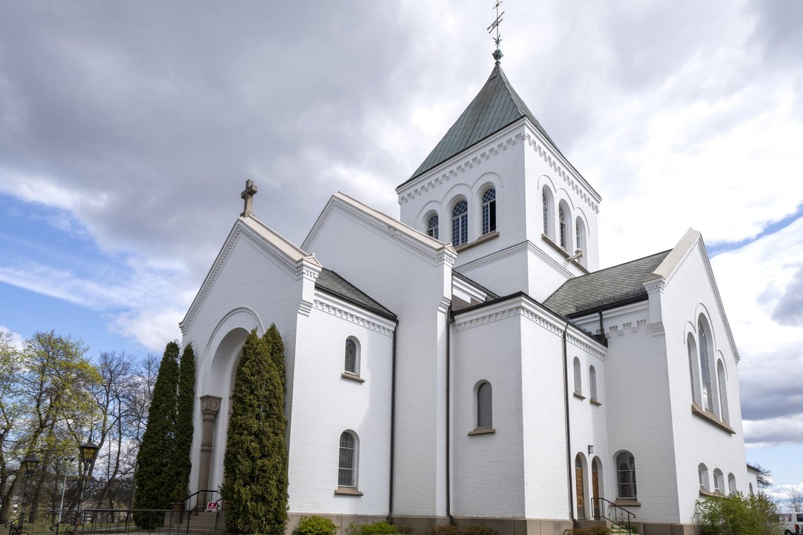 Oslo 20210429.
Ullern kirke er en korskirke fra 1903. Arkitekt for kirken var Harald Bødtker. Foto: Gorm Kallestad / NTB Oslo 20210429.
Ullern kirke er en korskirke fra 1903. Arkitekt for kirken var Harald Bødtker. Foto: Gorm Kallestad / NTB