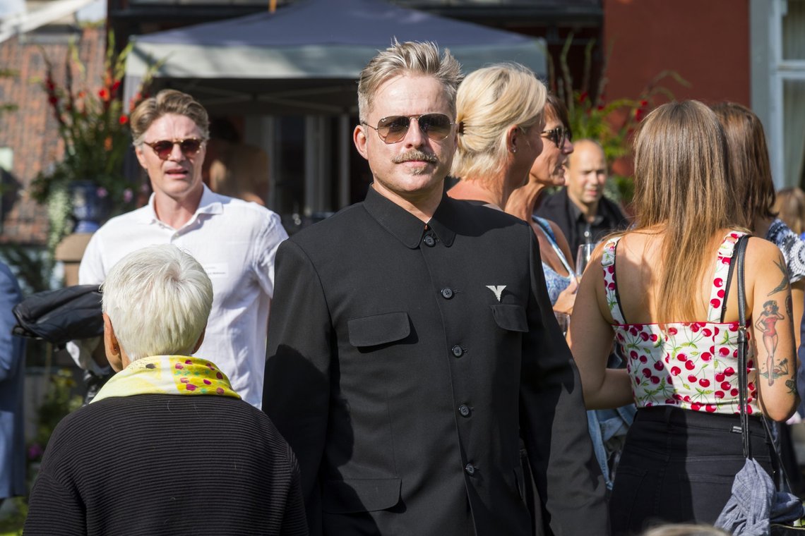 Oslo 20180830.
Kunstner Morten Traavik under Aschehougs store hagefest i Drammensveien 99 torsdag.
Foto: Heiko Junge / NTB Oslo 20180830.
Kunstner Morten Traavik under Aschehougs store hagefest i Drammensveien 99 torsdag.
Foto: Heiko Junge / NTB