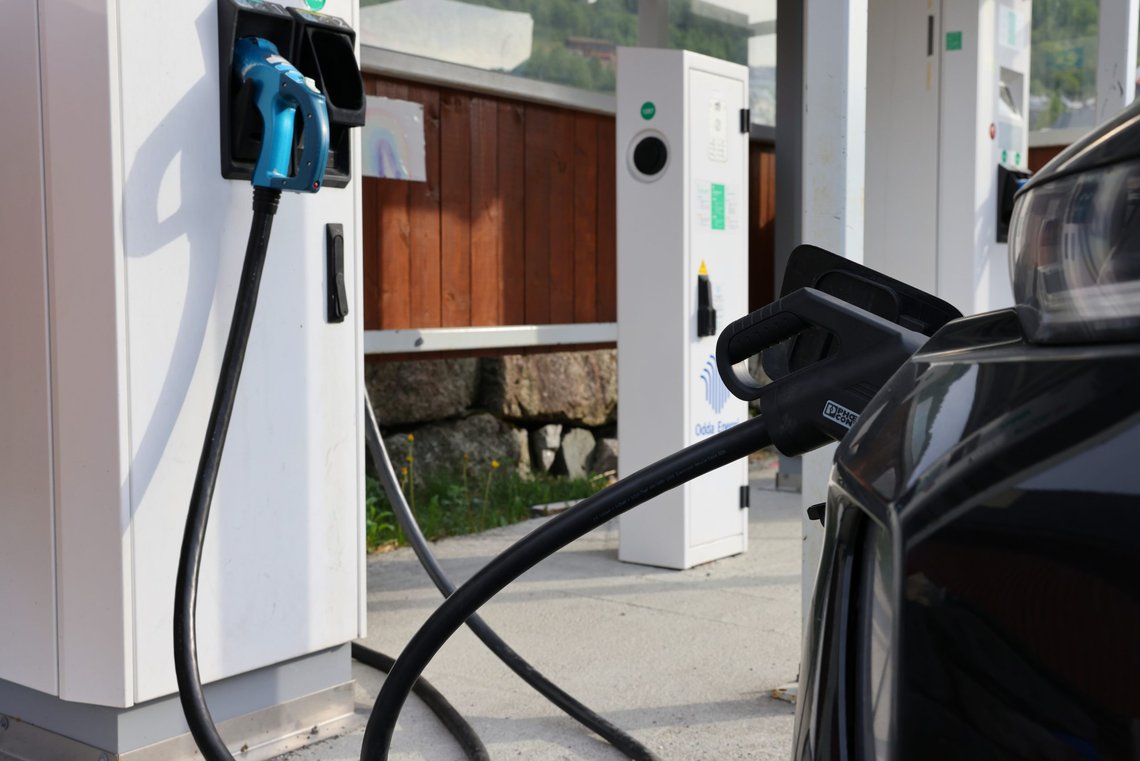Mandag var det rekorddyrt å lade elbilen.
Foto: Ørn E. Borgen / NTB Mandag var det rekorddyrt å lade elbilen.
Foto: Ørn E. Borgen / NTB