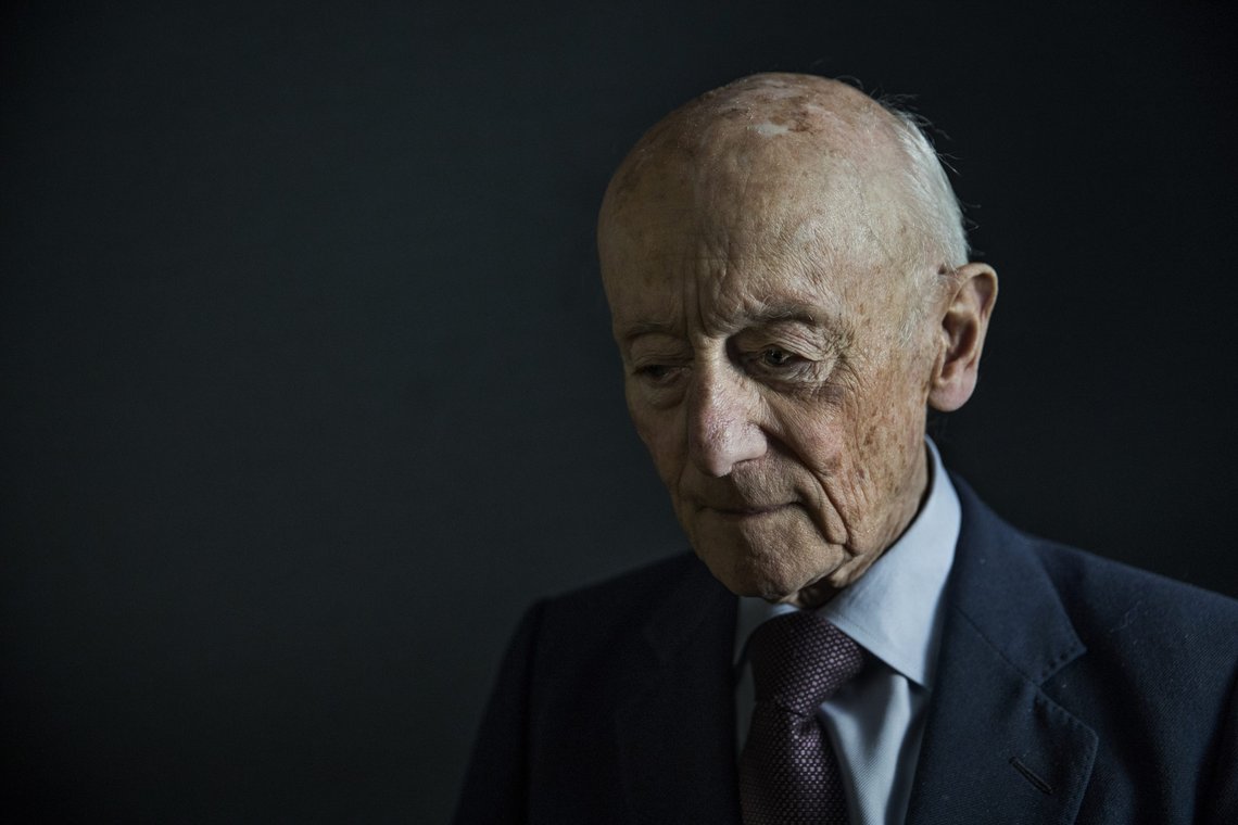 Tidligere statsminister Kåre Willoch døde mandag, 93 år gammel. Han får begravelse på statens bekostning. Foto: Fredrik Hagen / NTB Tidligere statsminister Kåre Willoch døde mandag, 93 år gammel. Han får begravelse på statens bekostning. Foto: Fredrik Hagen / NTB