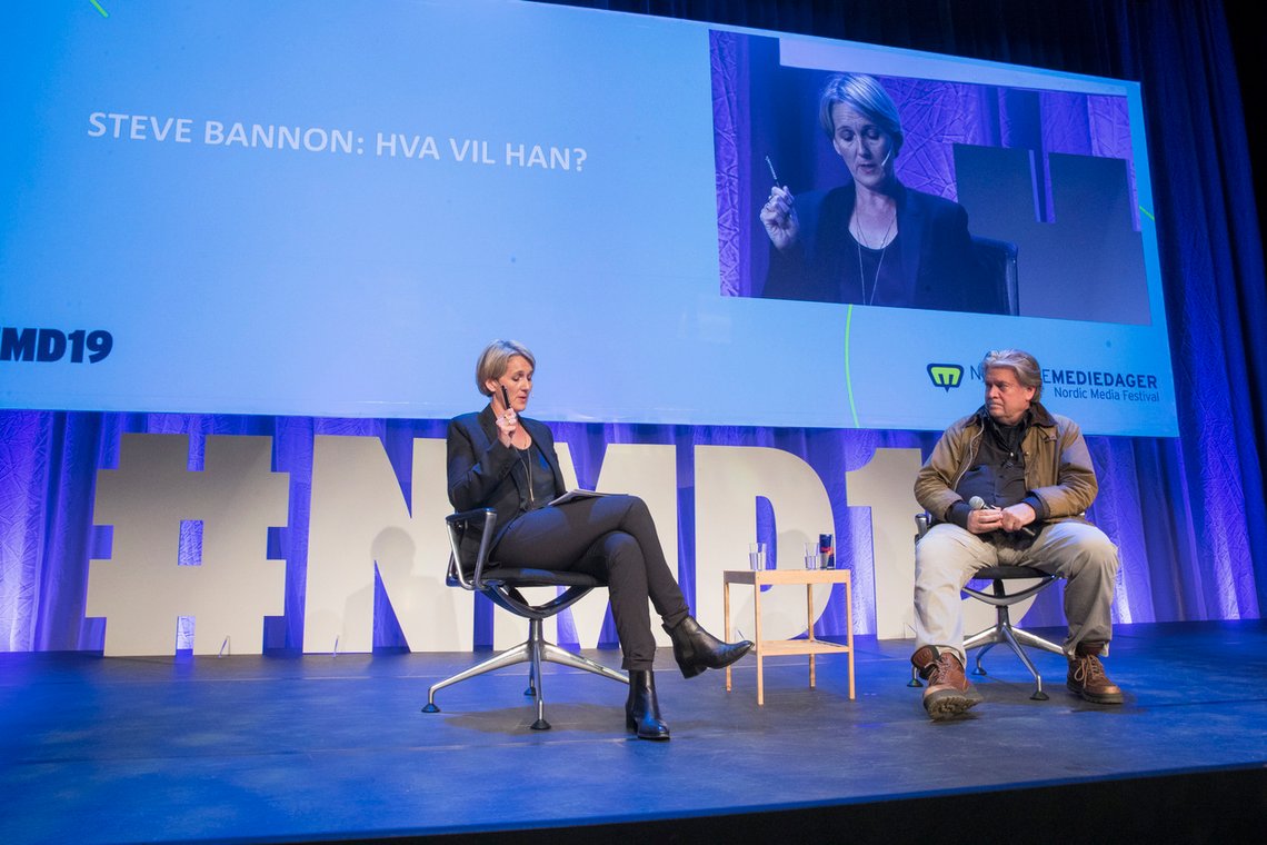 Steve Bannon under nordiske mediedager i Bergen. Han ble intervjuet av av Aftenpostens daværende USA-korrespondent Christina Pletten.
Foto: Terje Pedersen / NTB Steve Bannon under nordiske mediedager i Bergen. Han ble intervjuet av av Aftenpostens daværende USA-korrespondent Christina Pletten.
Foto: Terje Pedersen / NTB