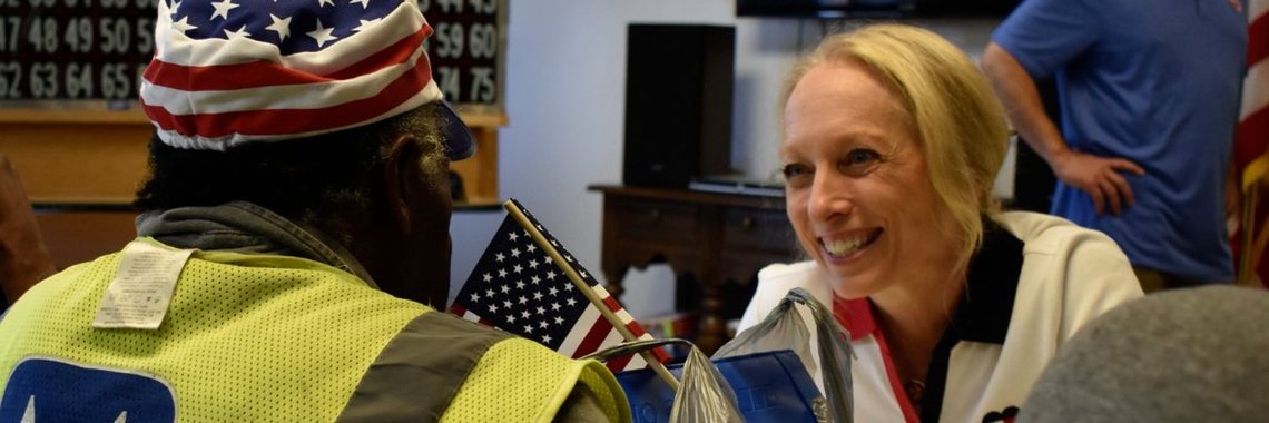 Mary Gay Scanlon (D-PA) ble frastjålet bil, PC, telefoner og kongressdokumenter av to væpnede afro-amerikanere i Philadelphia onsdag, midt på dagen. Her hennes profilbilde på Twitter. Foto: Twitter Mary Gay Scanlon (D-PA) ble frastjålet bil, PC, telefoner og kongressdokumenter av to væpnede afro-amerikanere i Philadelphia onsdag, midt på dagen. Her hennes profilbilde på Twitter. Foto: Twitter