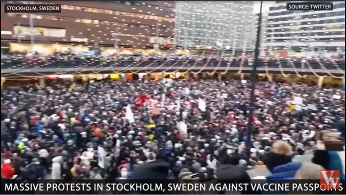 Rundt ti tusen mennesker samlet seg på og rundt Sergels torg i Stockholm.
Foto: Skjermdump video Viral View / Twitter Rundt ti tusen mennesker samlet seg på og rundt Sergels torg i Stockholm.
Foto: Skjermdump video Viral View / Twitter