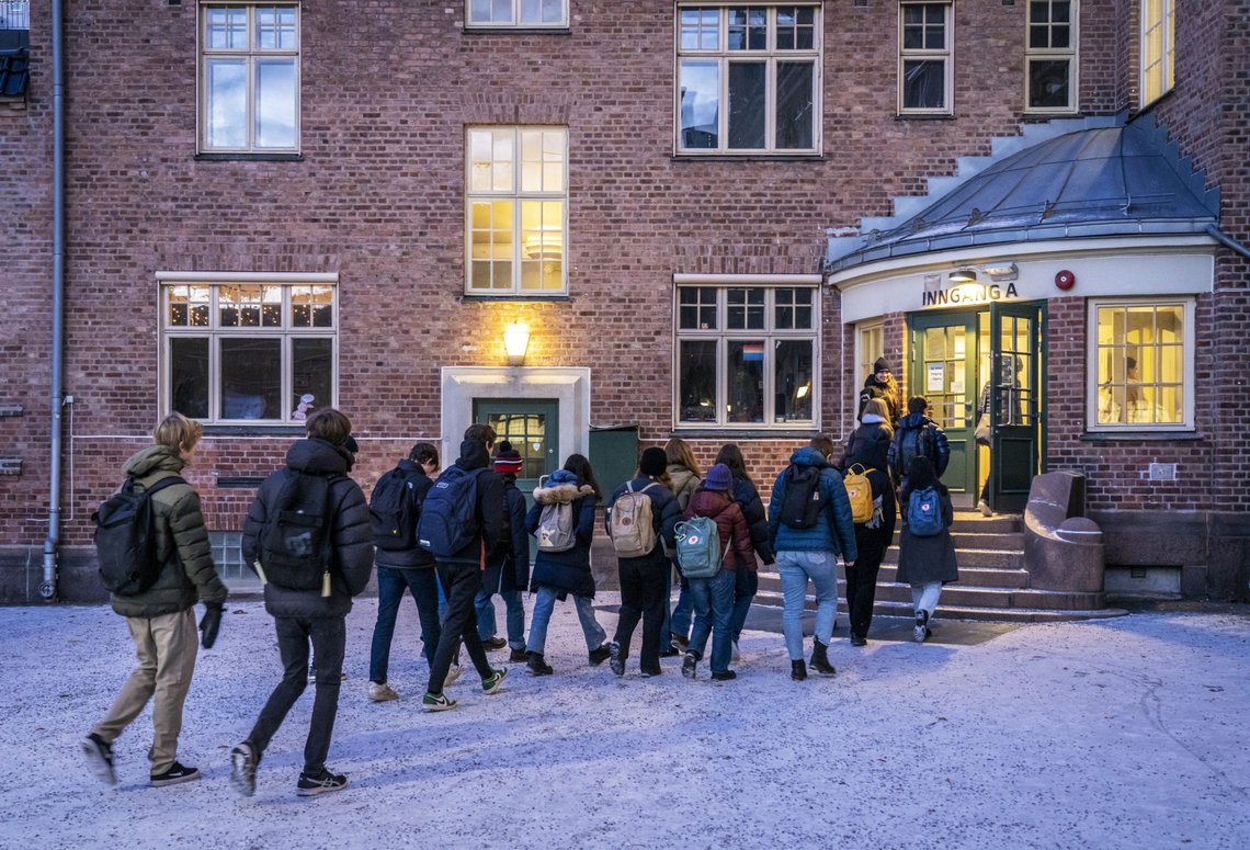 Alle elever skal tilbake på skolebenken dersom regjeringen følger anbefalingen fra helsemyndighetene. Foto: Ole Berg-Rusten / NTB Alle elever skal tilbake på skolebenken dersom regjeringen følger anbefalingen fra helsemyndighetene. Foto: Ole Berg-Rusten / NTB