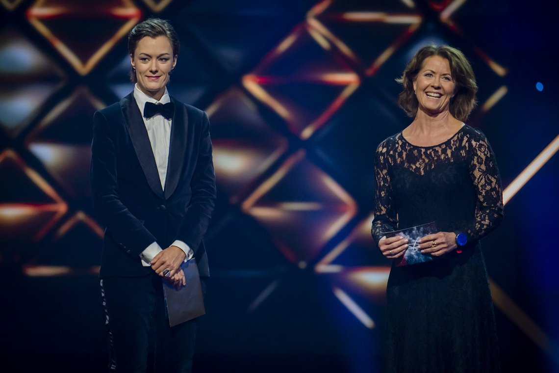 Anette Trettebergstuen er den som mest tydelig har signalisert at hun går i woke-retning. Nylig ba hun om at ikke-binære måtte få stemme over 8. mars-paroler. Billedtekst;: Oslo 20220108.
Administrerende direktør i Norsk Tipping, Åsne Havnelid t.v. og kultur- og likestillingsminister Anette Trettebergstuen (Ap) deler ut prisen for Årets ildsjel under Idrettsgallaen 2022 i Oslo Spektrum.
Foto: Heiko Junge / NTB Anette Trettebergstuen er den som mest tydelig har signalisert at hun går i woke-retning. Nylig ba hun om at ikke-binære måtte få stemme over 8. mars-paroler. Billedtekst;: Oslo 20220108.
Administrerende direktør i Norsk Tipping, Åsne Havnelid t.v. og kultur- og likestillingsminister Anette Trettebergstuen (Ap) deler ut prisen for Årets ildsjel under Idrettsgallaen 2022 i Oslo Spektrum.
Foto: Heiko Junge / NTB