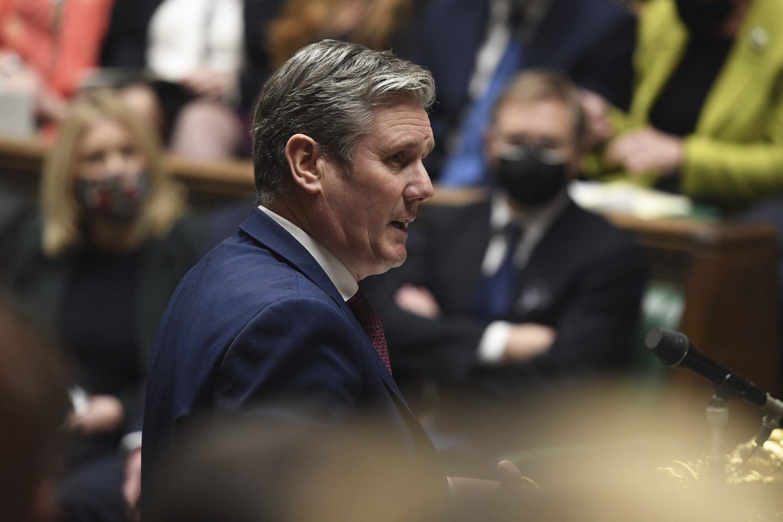 Labour-leder Keir Starmer mener avsløringene om fester i Downing Street mens Storbritannia var nedstengt har forverret folks mentale helse. Foto: Jessica Taylor via AP / NTB Labour-leder Keir Starmer mener avsløringene om fester i Downing Street mens Storbritannia var nedstengt har forverret folks mentale helse. Foto: Jessica Taylor via AP / NTB