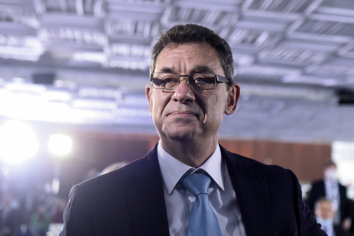 Administrerende direktør Albert Bourla i Pfizer håper selskapet kan tilby én vaksinedose årlig mot koronaviruset. Arkivfoto: Giannis Papanikos / AP / NTB Administrerende direktør Albert Bourla i Pfizer håper selskapet kan tilby én vaksinedose årlig mot koronaviruset. Arkivfoto: Giannis Papanikos / AP / NTB