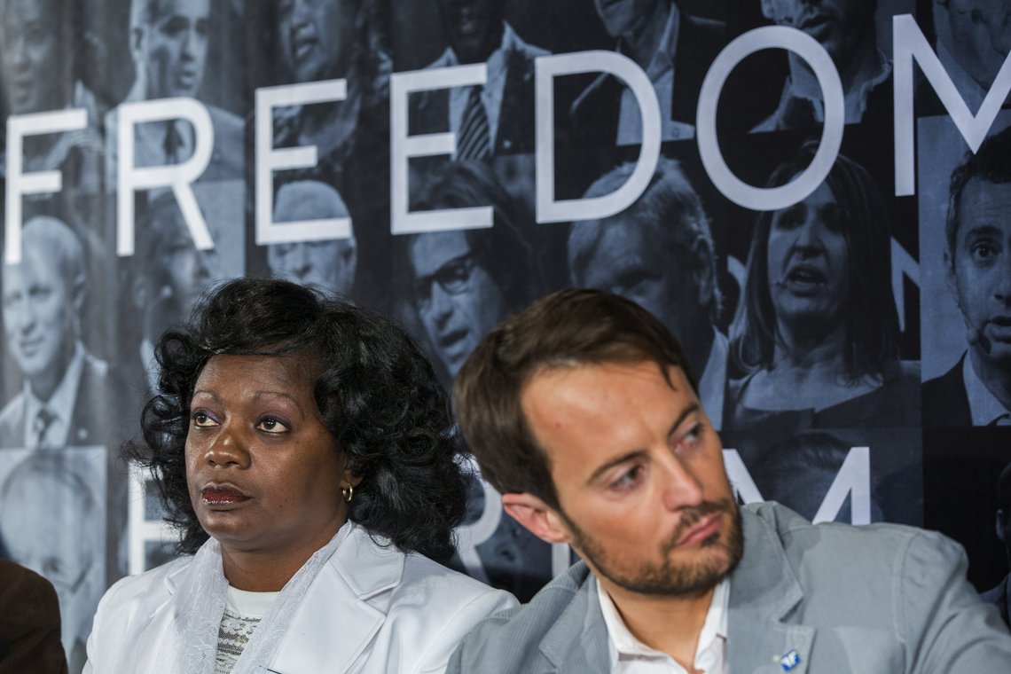 Oslo 20130513.
F.v.: Den cubanske opposisjonell Berta Soler og den norsk-venezuelansk menneskerettsaktivisten og filmprodusenten Thor Halvorssen som er intitiativtaker til konferansen på åpningen av Oslo Freedom Forum mandag formiddag
Foto: Berit Roald / NTB Oslo 20130513.
F.v.: Den cubanske opposisjonell Berta Soler og den norsk-venezuelansk menneskerettsaktivisten og filmprodusenten Thor Halvorssen som er intitiativtaker til konferansen på åpningen av Oslo Freedom Forum mandag formiddag
Foto: Berit Roald / NTB