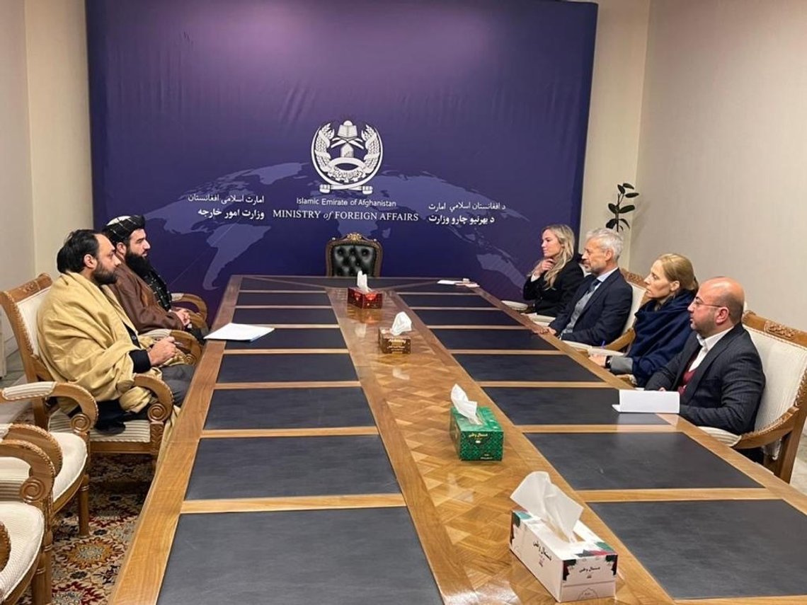 En norsk delegasjon t.h. med ambassadør Ole A. Lindeman i spissen, i møte med representanter for Taliban i Kabul tidligere denne uken. Foto: UD / NTB En norsk delegasjon t.h. med ambassadør Ole A. Lindeman i spissen, i møte med representanter for Taliban i Kabul tidligere denne uken. Foto: UD / NTB