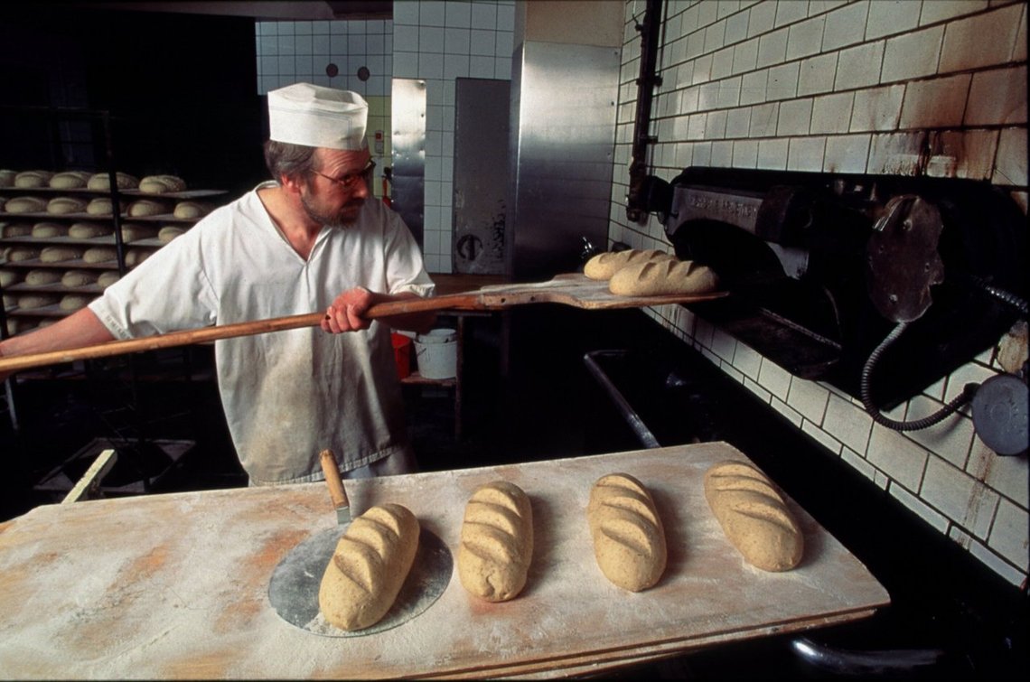 Baker, bakeri, baking av brød, bakerovn. Illustrasjon.
Scan-Foto: Lehtikuva Baker, bakeri, baking av brød, bakerovn. Illustrasjon.
Scan-Foto: Lehtikuva