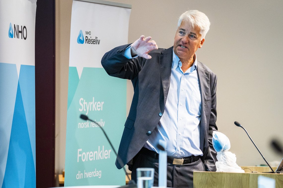 Store deler av næringslivet går fortsatt bra, men andelen bedrifter som har fått sin omsetning halvert eller mer, er tredoblet den siste måneden, ifølge NHOs sjeføkonom Øystein Dørum. Foto: Håkon Mosvold Larsen / NTB Store deler av næringslivet går fortsatt bra, men andelen bedrifter som har fått sin omsetning halvert eller mer, er tredoblet den siste måneden, ifølge NHOs sjeføkonom Øystein Dørum. Foto: Håkon Mosvold Larsen / NTB